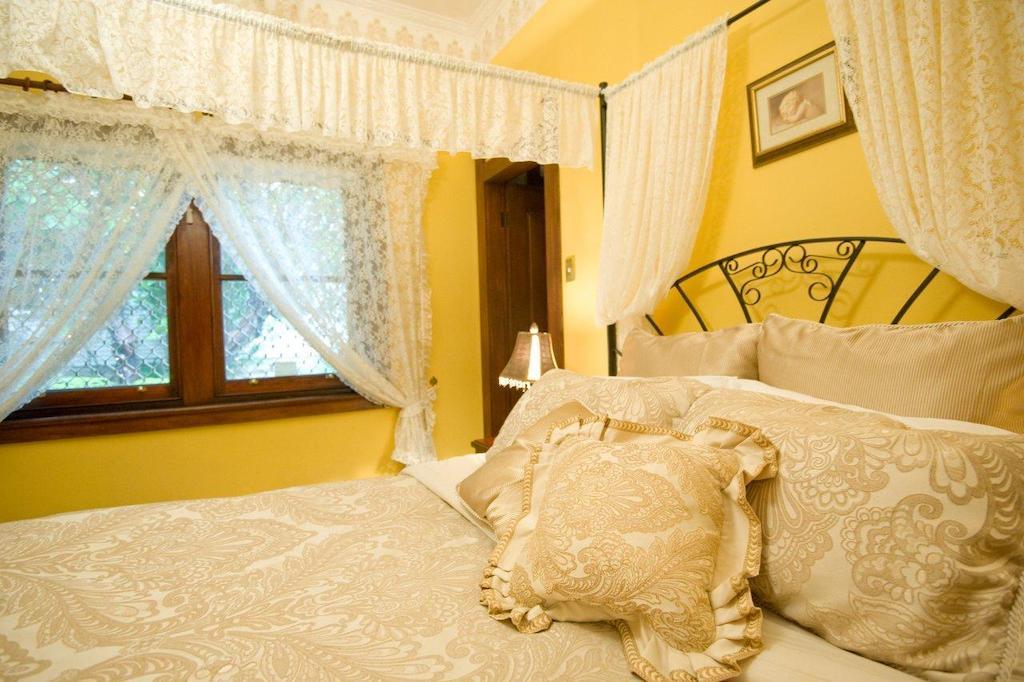 วินดราไดน์ บูติค เบด แอนด์ เบรคฟาสท์ Bed & Breakfast คาทุมบา ภายนอก รูปภาพ